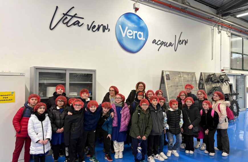 Acqua Vera apre le porte alle scuole, visita guidata alla scoperta dell’impianto di imbottigliamento a Santo Stefano Quisquina